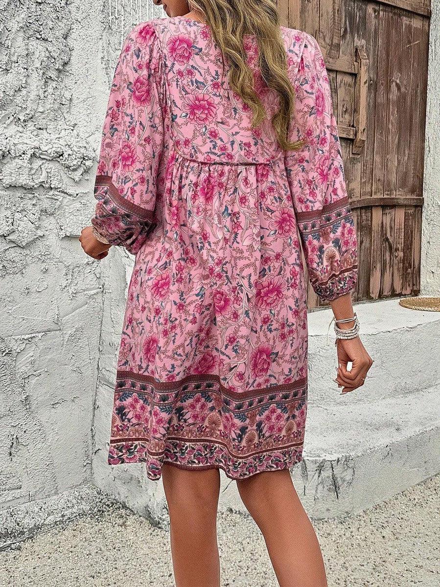 Luna | Minikleid mit weichem Druck und V-Ausschnitt